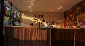 Hotel Flycatcher